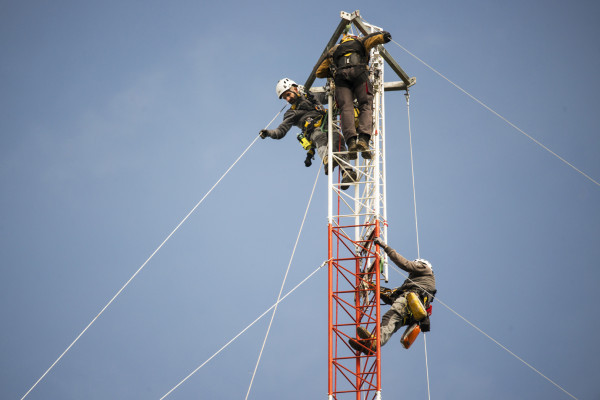 Sicurlive Group a 100 metri per installare la torre anemometrica Sicurlive Group a 100 metri per installare la torre anemometrica